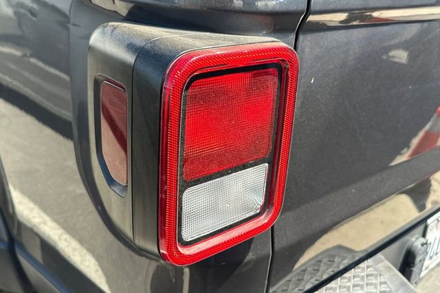 Used 2022 Jeep Gladiator Sport image 13