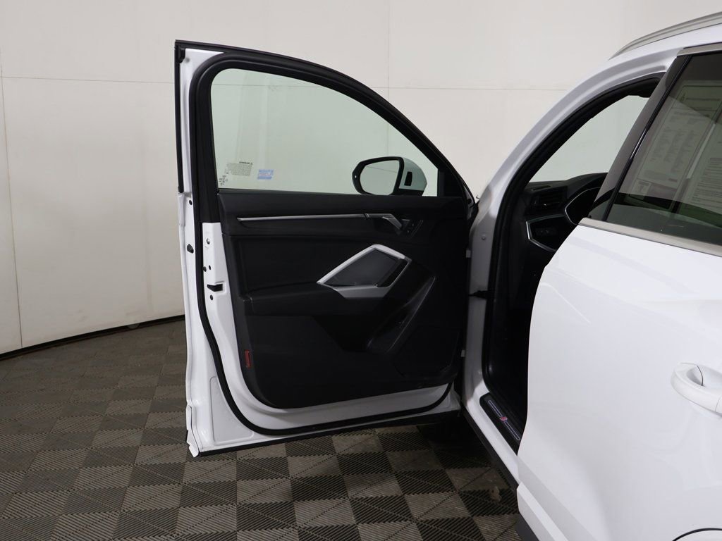 Used 2025 Audi Q3 2.0T Premium image 20