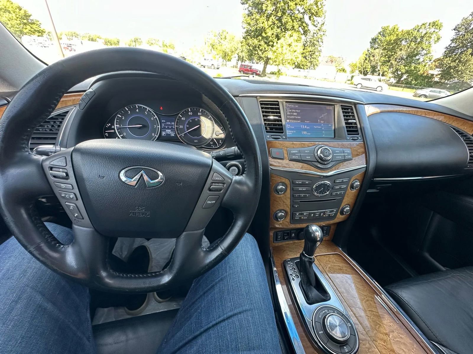 Used 2013 INFINITI QX56 4WD w/ Theater Pkg image 5