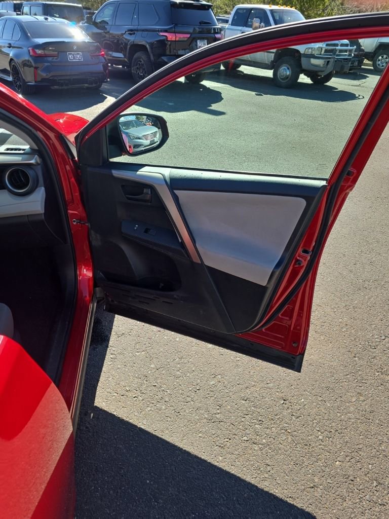 Used 2015 Toyota RAV4 LE w/ Preferred Accessory Package image 18