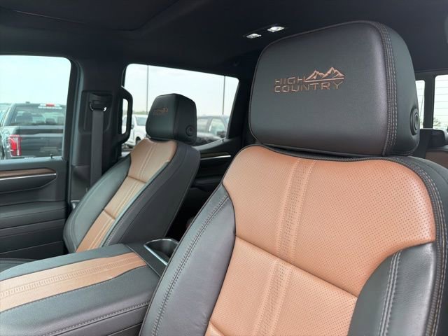 Used 2025 Chevrolet Silverado 1500 High Country w/ Technology Package image 11