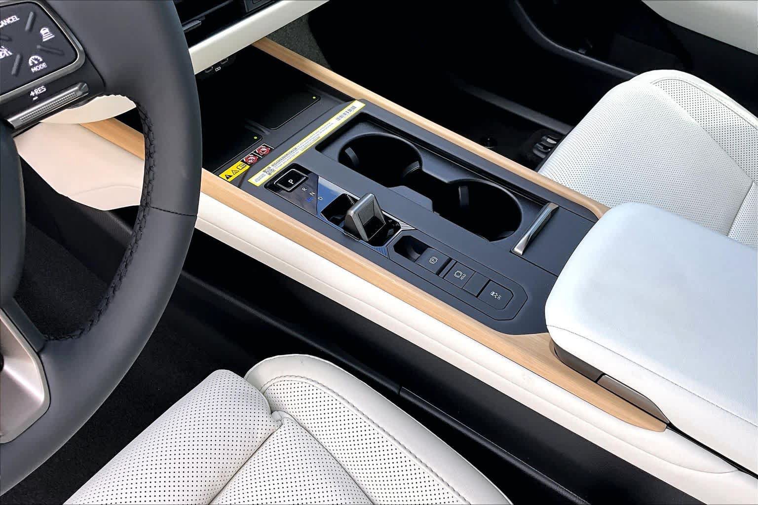 New 2026 Lexus ES 350e w/ Executive Package FWD image 7