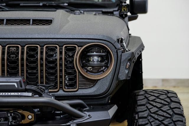 Used 2025 Jeep Gladiator Rubicon w/ Safety Group AWD/4WD image 6