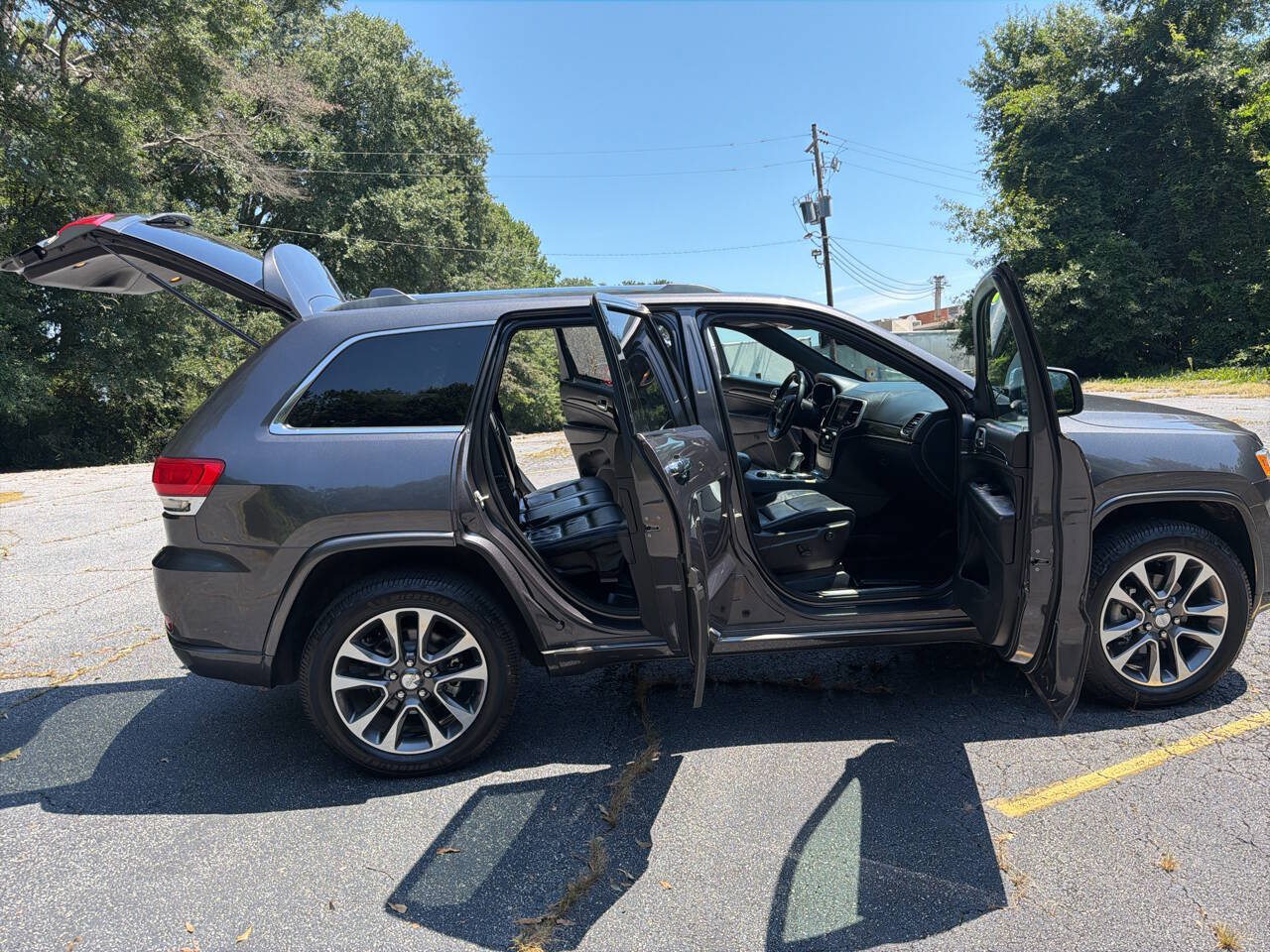 Used 2018 Jeep Grand Cherokee Overland AWD/4WD image 24