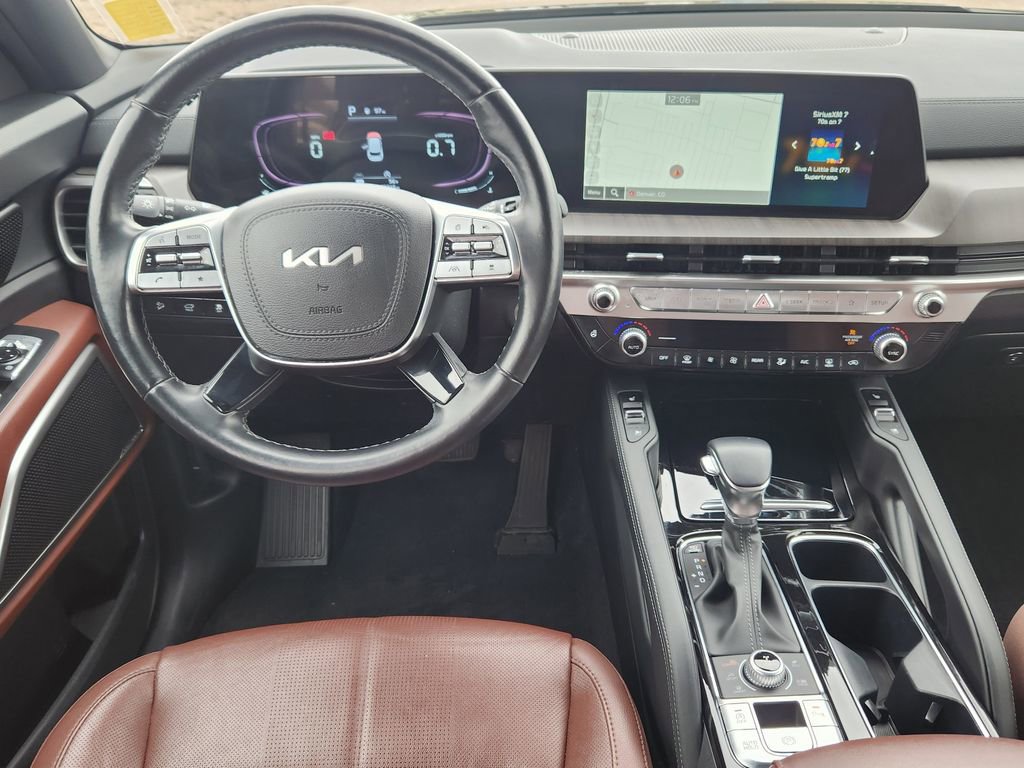 Certified 2023 Kia Telluride EX w/ EX Captain's Chair Package AWD/4WD image 13