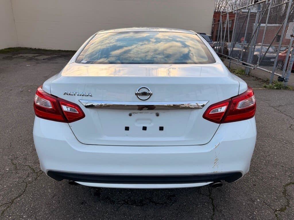 Used 2016 Nissan Altima 2.5 S w/ Power Driver Seat Package image 6