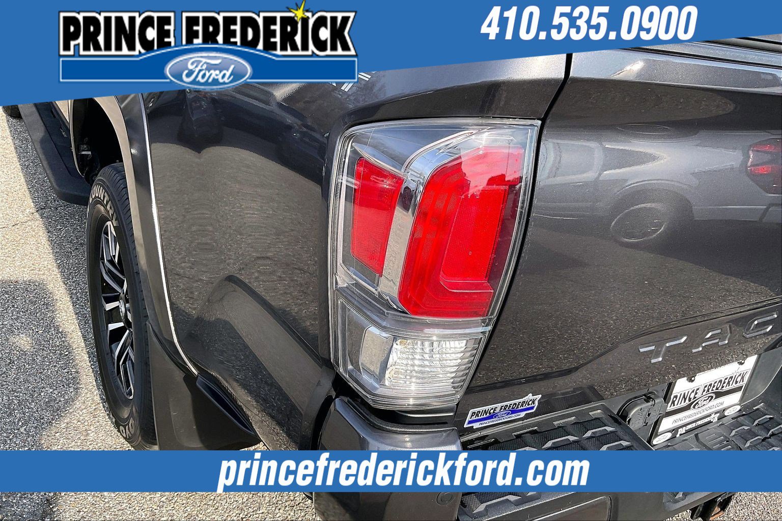 Used 2022 Toyota Tacoma TRD Sport w/ Technology Package image 28