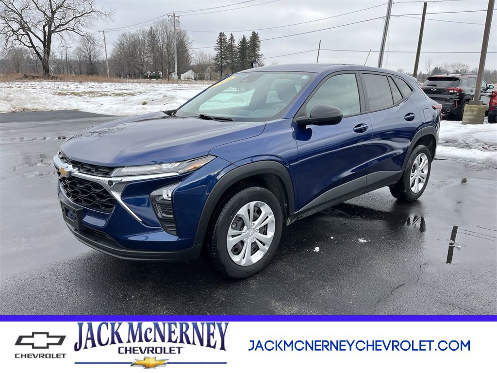 Certified 2024 Chevrolet Trax LS w/ Driver Confidence Package image 1