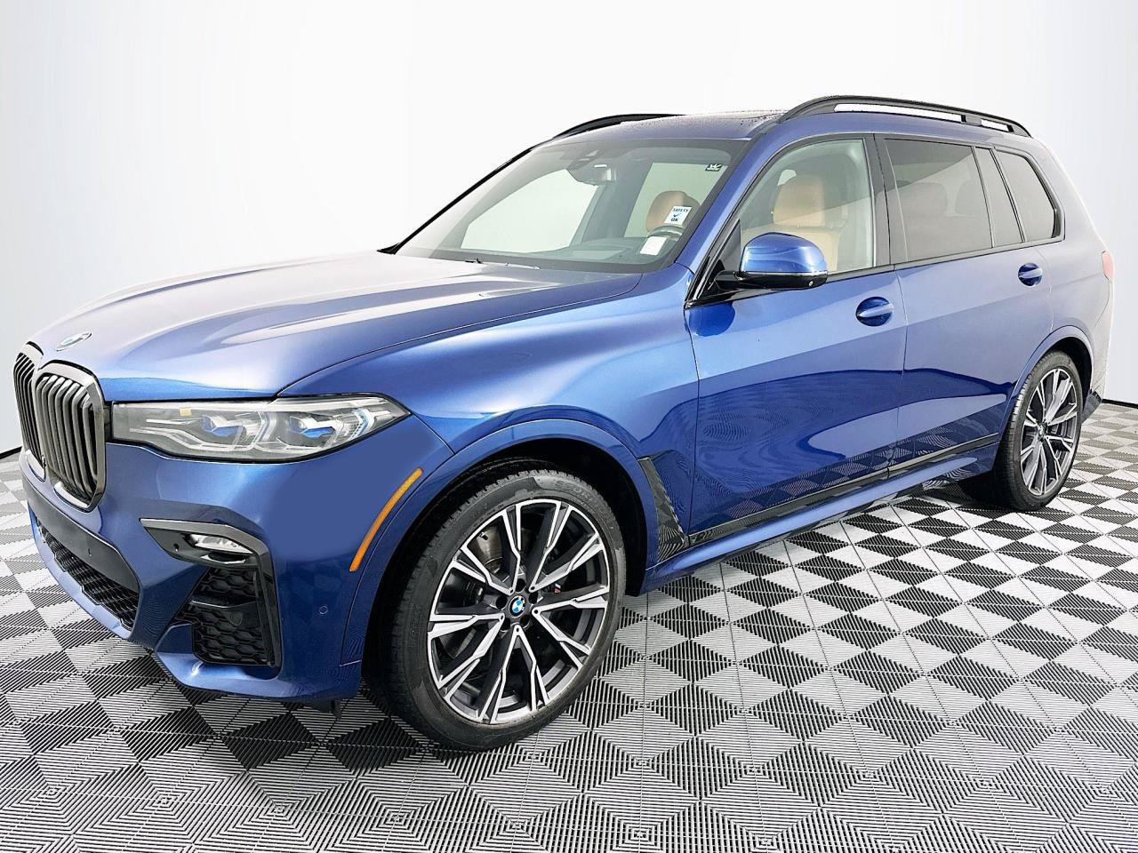 Used 2021 BMW X7 M50i w/ Executive Package AWD/4WD image 6