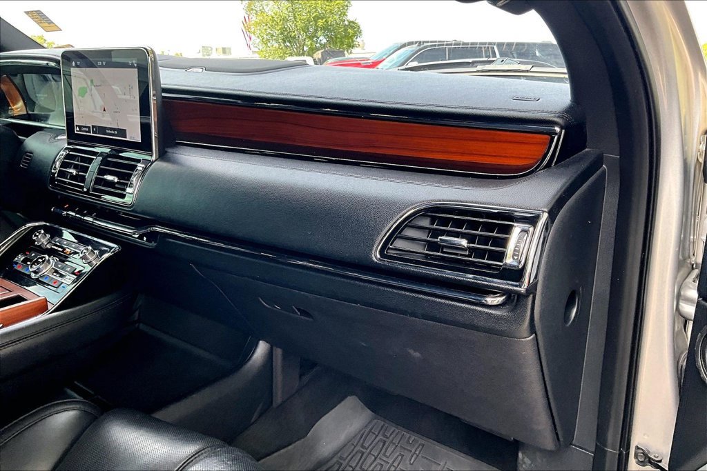 Used 2018 Lincoln Navigator L Reserve w/ Technology Package AWD/4WD image 13