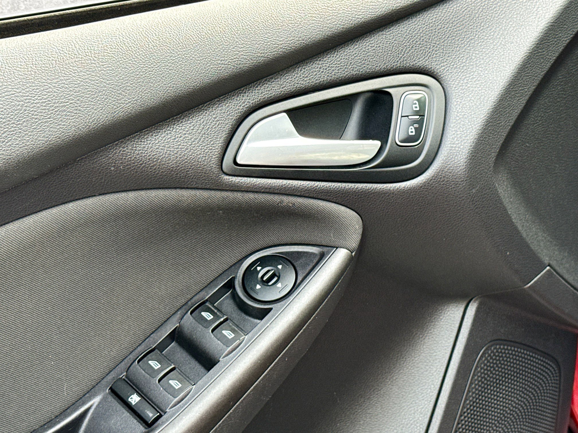 Used 2015 Ford Focus SE w/ Equipment Group 201A image 7