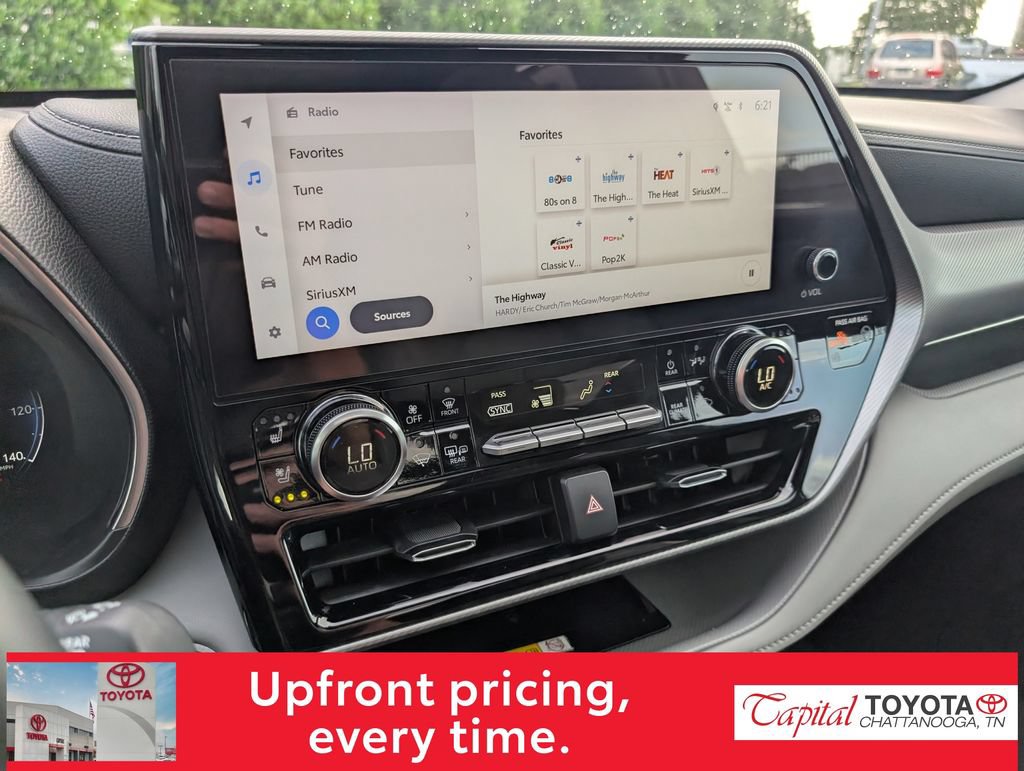 Used 2024 Toyota Highlander Platinum AWD/4WD image 23