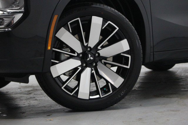 New 2025 Mitsubishi Outlander SEL image 3