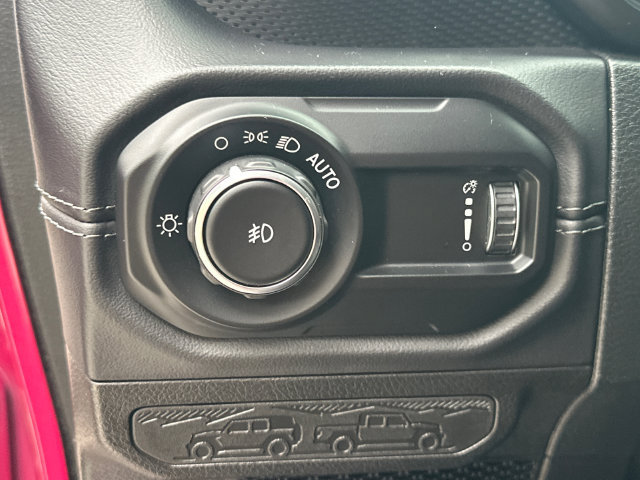 Used 2024 Jeep Wrangler Unlimited Rubicon AWD/4WD image 25