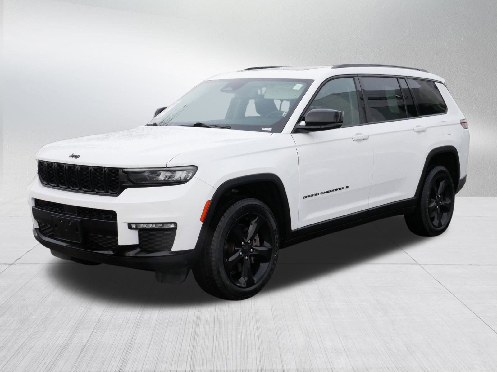 Certified 2023 Jeep Grand Cherokee L Limited w/ Black Appearance Package image 3