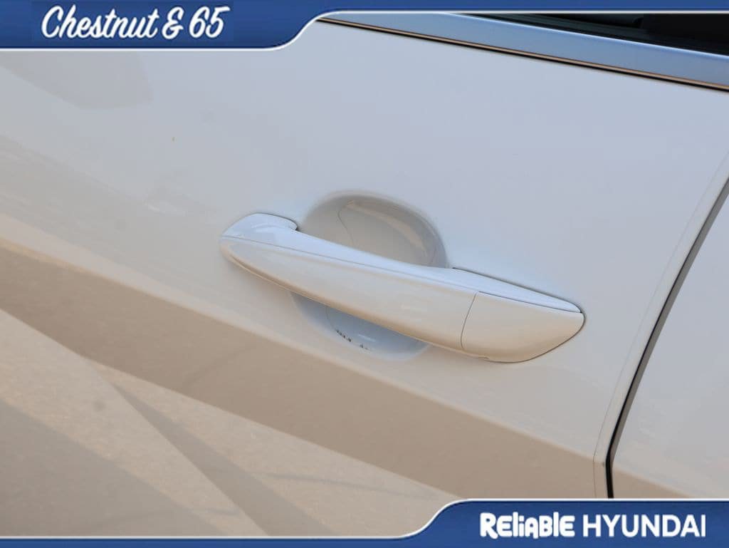 Used 2025 Hyundai Elantra Limited FWD image 20