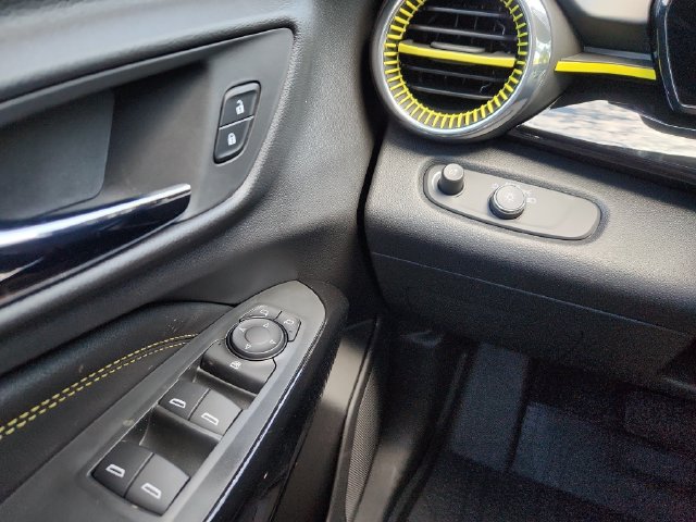 New 2026 Chevrolet Trax ACTIV w/ Sunroof Package FWD image 22