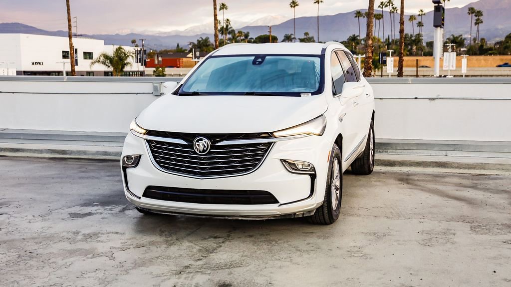 Used 2024 Buick Enclave Premium image 4