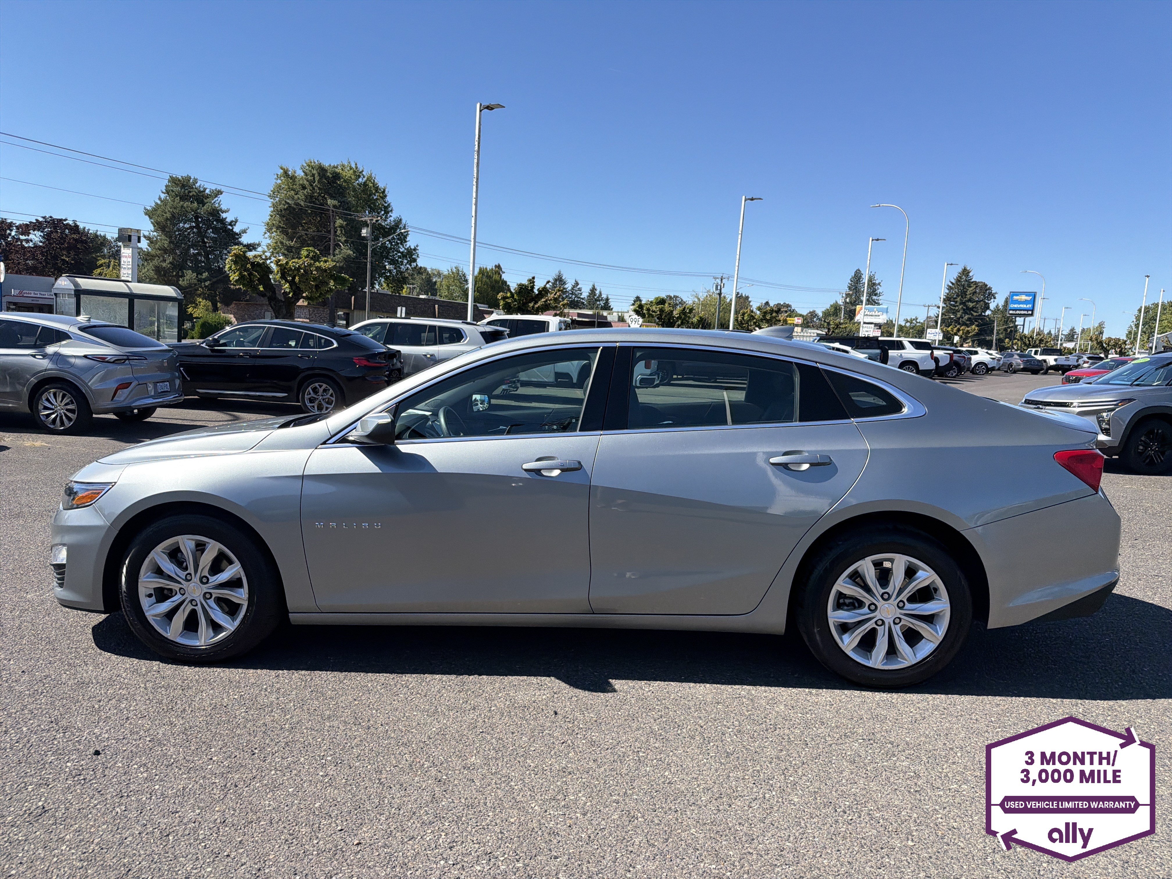 Used 2024 Chevrolet Malibu LT FWD image 2