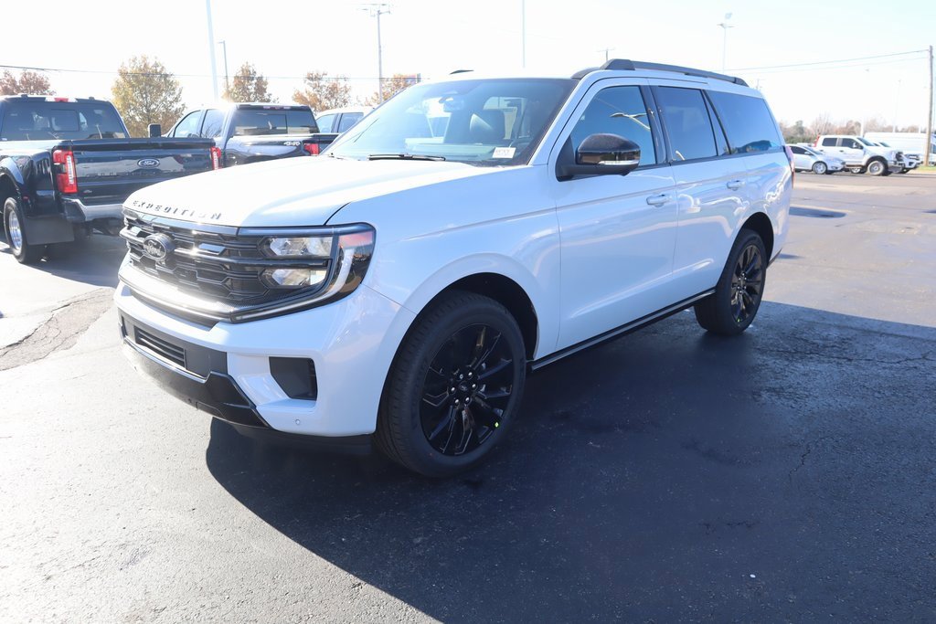 New 2025 Ford Expedition Platinum w/ Stealth Appearance Package image 10