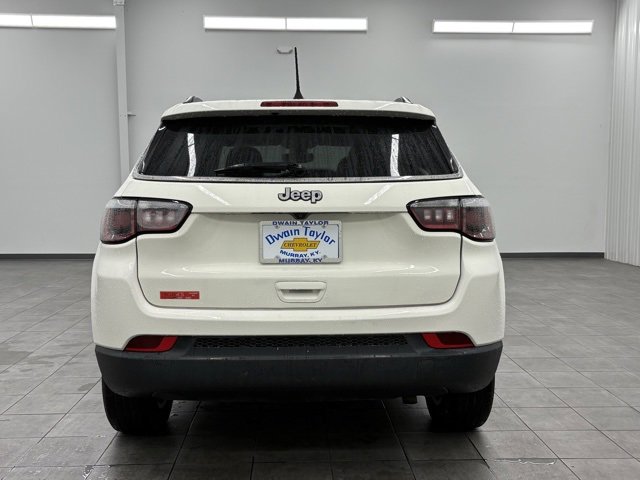 Used 2019 Jeep Compass Latitude image 3