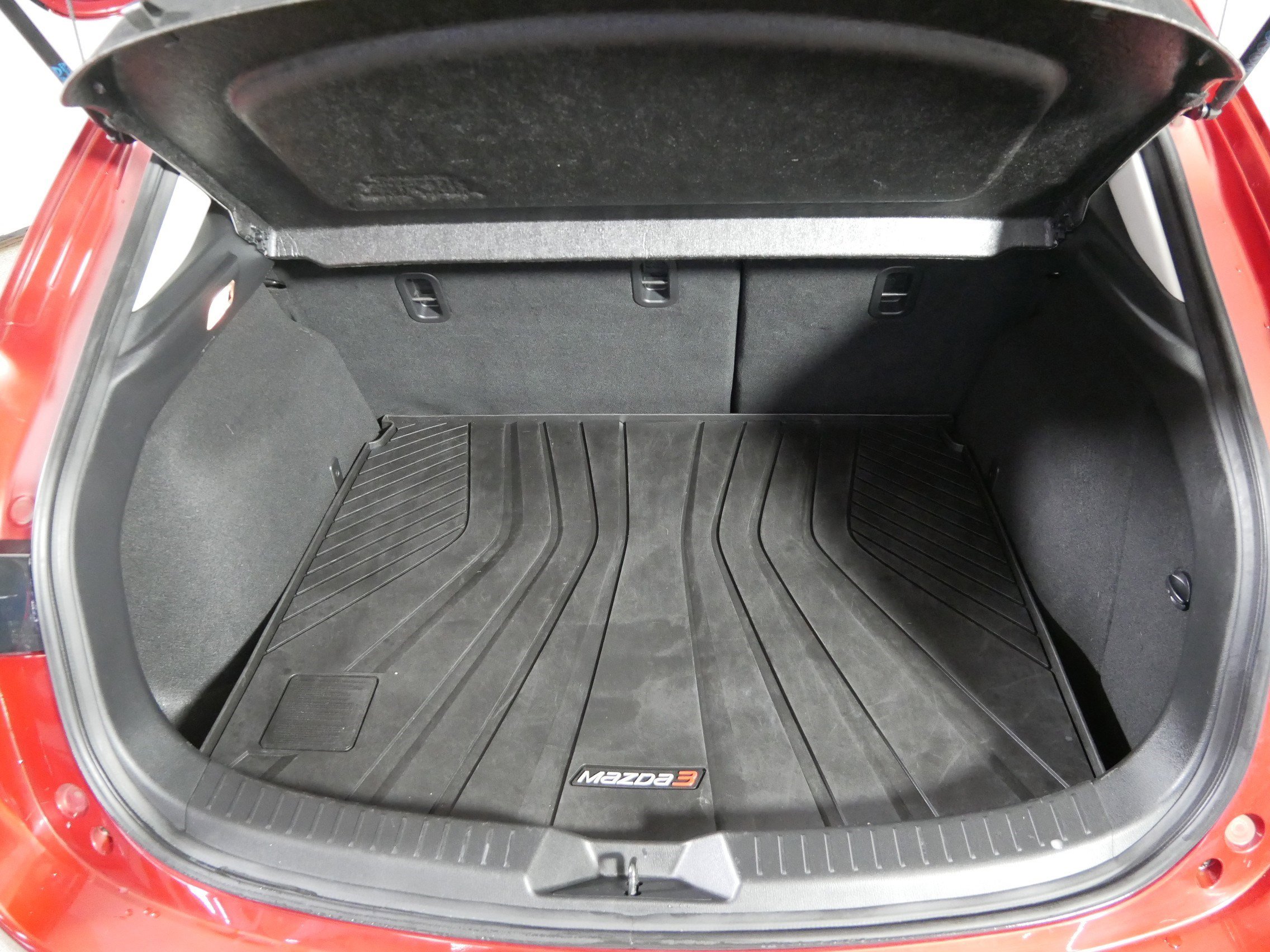 Used 2014 MAZDA MAZDA3 i Sport image 18