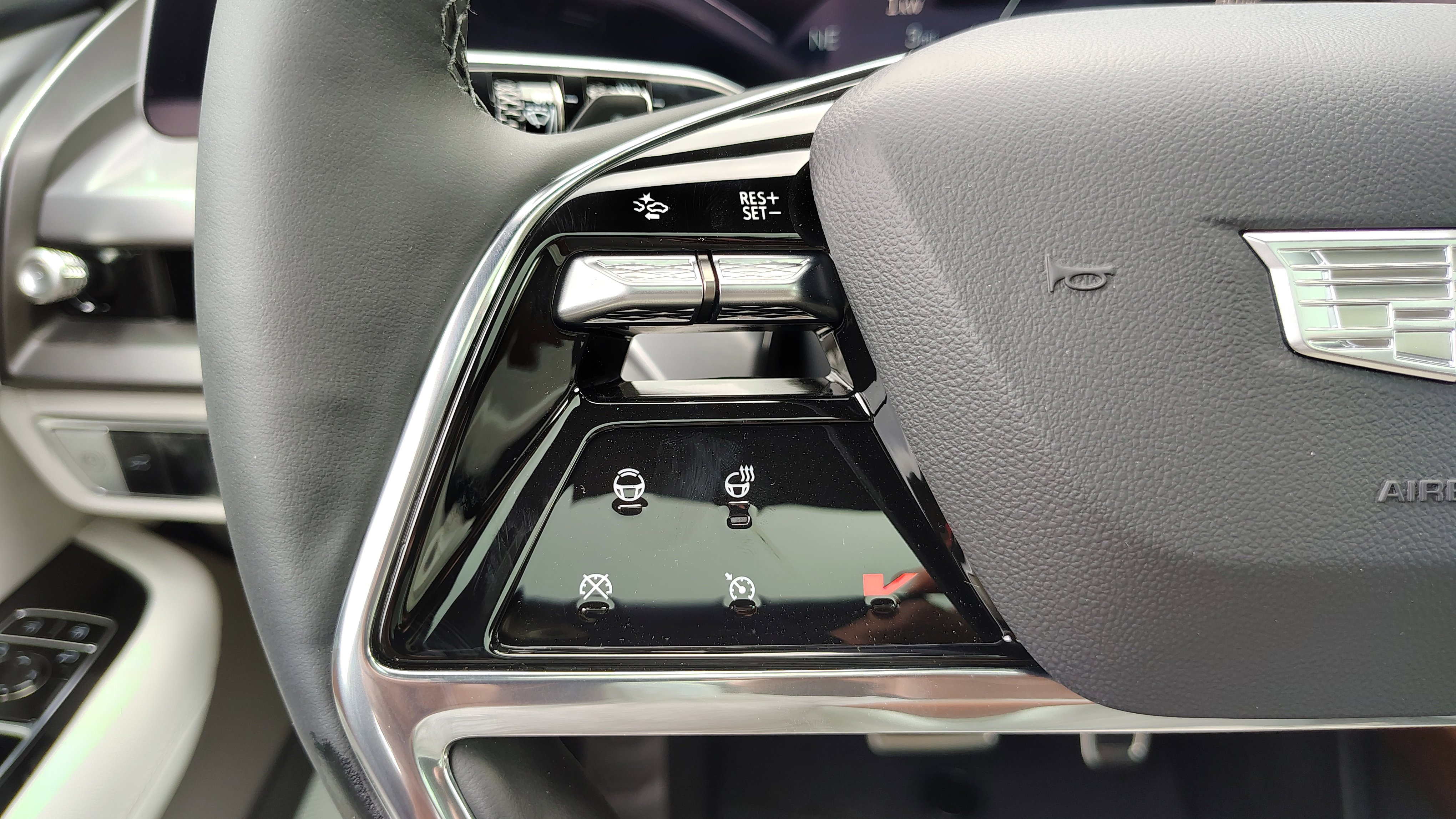 New 2026 Cadillac Vistiq Sport image 15