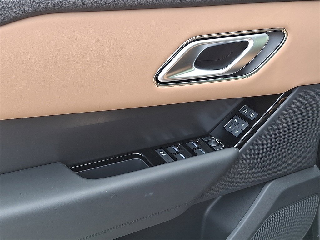 New 2025 Land Rover Range Rover Velar Dynamic HSE image 10
