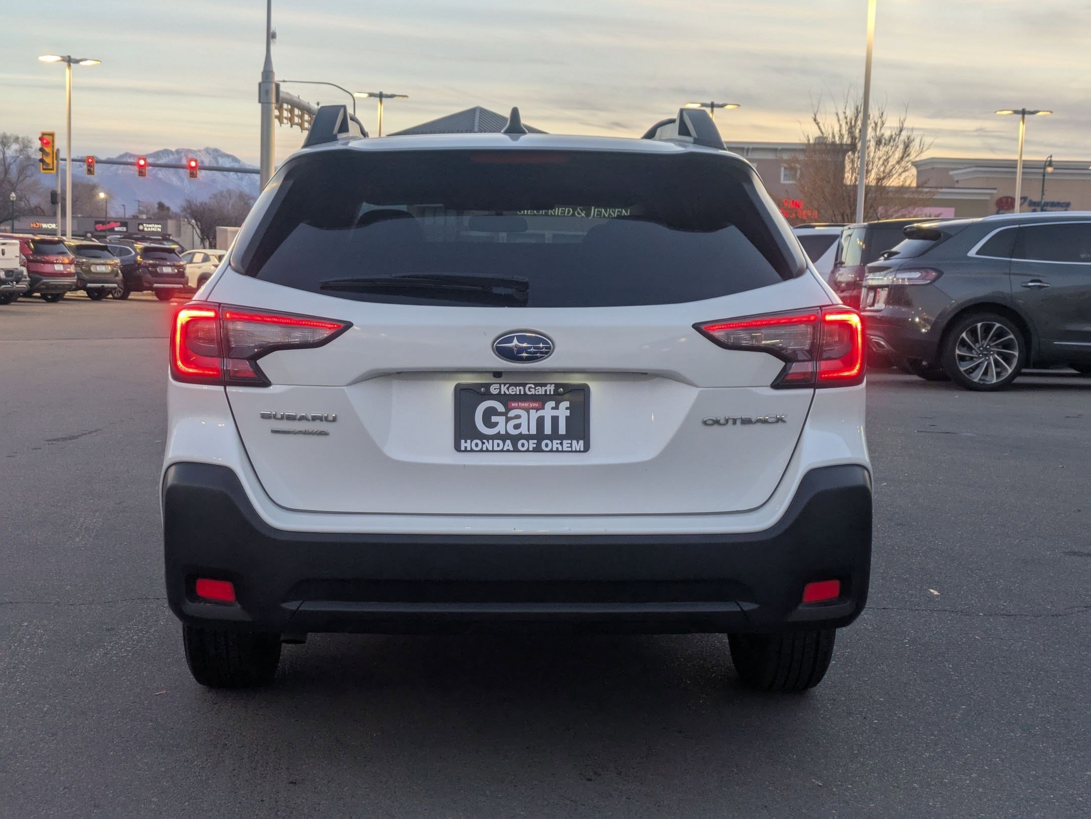 Used 2023 Subaru Outback Premium image 7