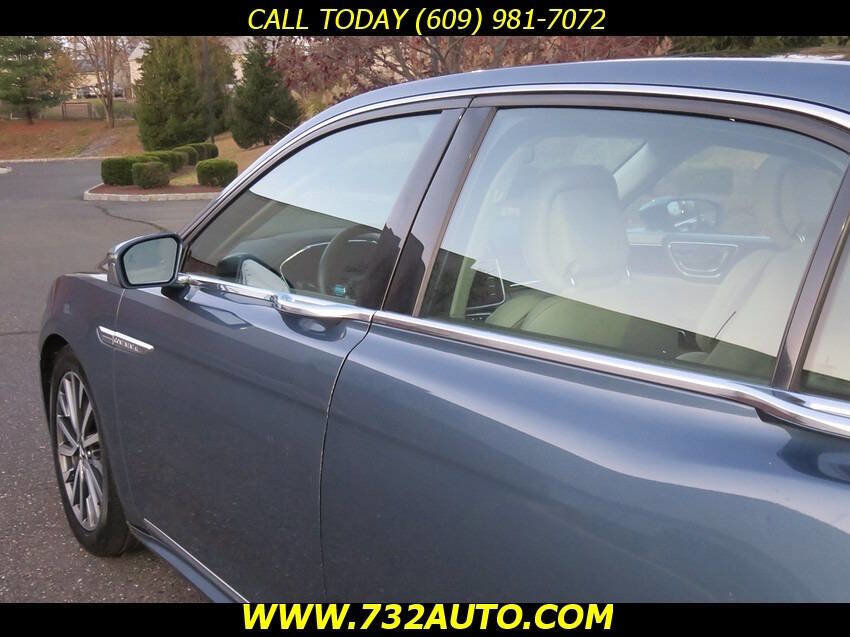 Used 2018 Lincoln Continental Select w/ Continental Climate Package image 27