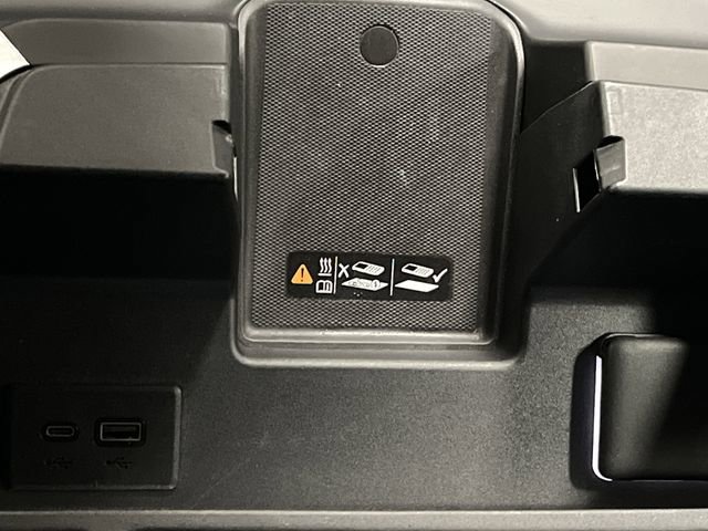 Used 2024 Chevrolet Silverado 1500 LT image 25