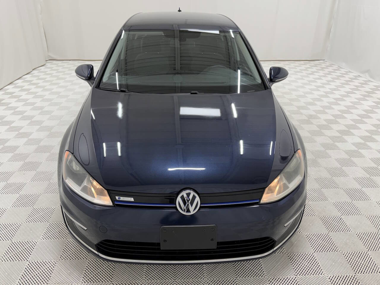 Used 2016 Volkswagen e-Golf SE w/ DC Fast Charging Package image 3