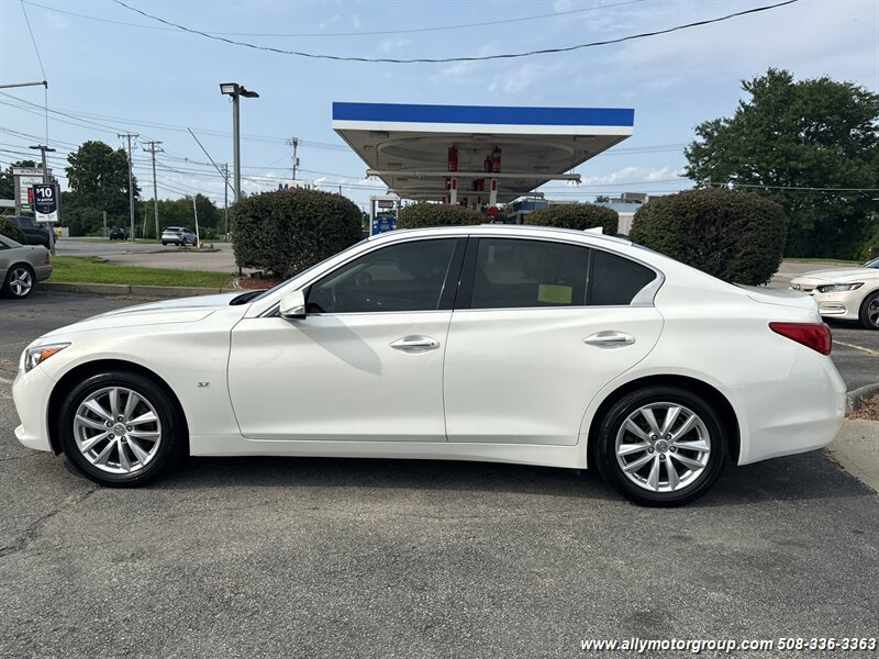 Used 2015 INFINITI Q50 Premium w/ All Weather Package AWD/4WD image 8