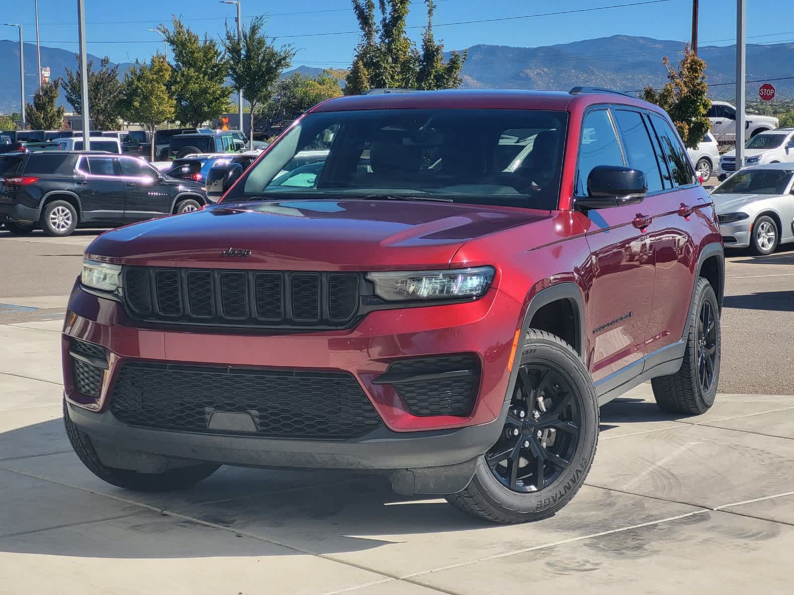 Used 2024 Jeep Grand Cherokee Altitude