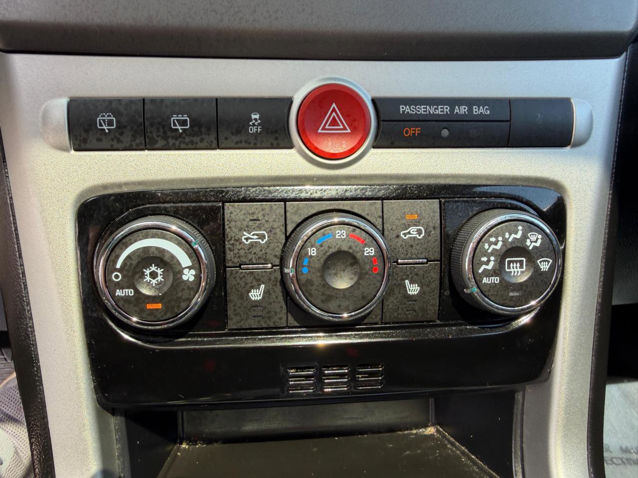 Used 2014 Chevrolet Captiva Sport LTZ FWD image 15