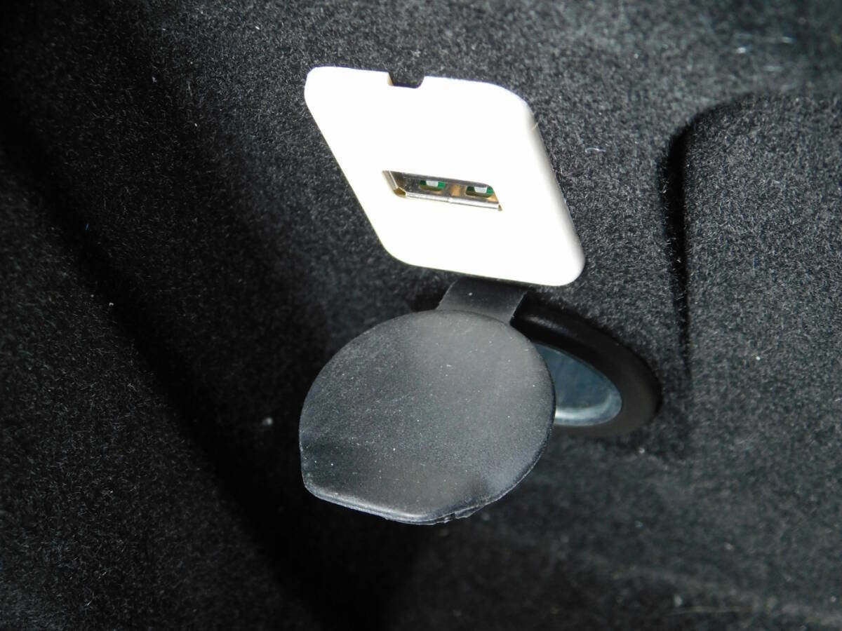 Used 2011 GMC Yukon XL Denali image 17