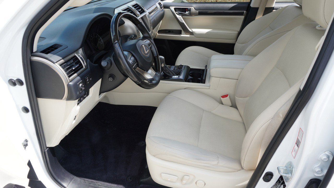 Used 2020 Lexus GX 460 Premium w/ Premium Package image 12