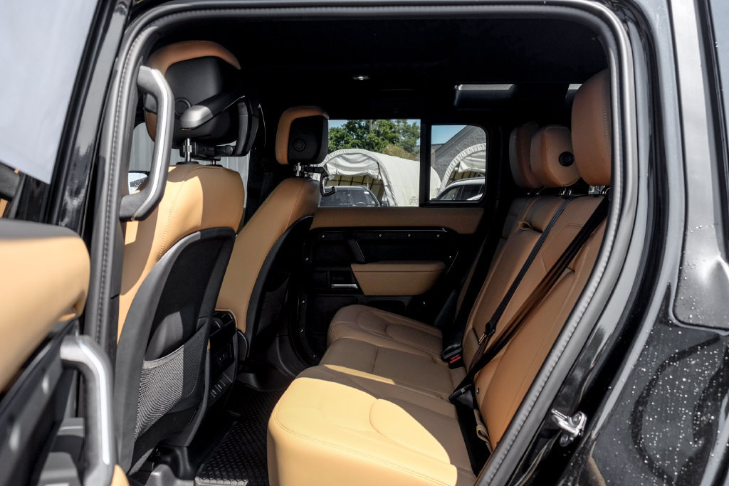 New 2026 Land Rover Defender 110 S AWD/4WD image 16