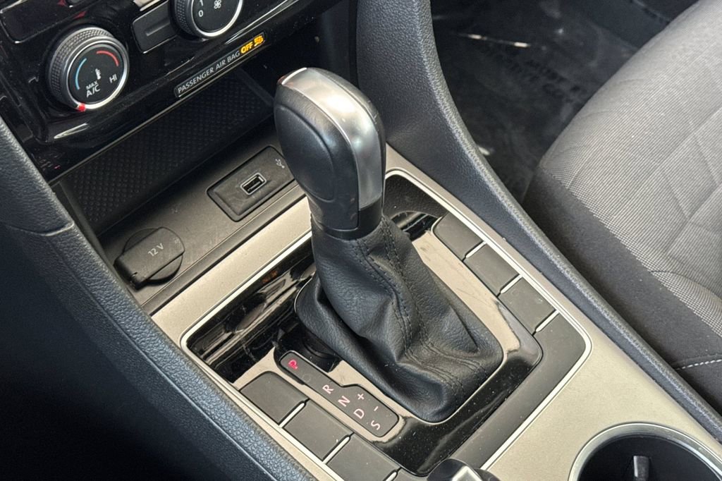 Used 2021 Volkswagen Passat 2.0T S FWD image 23