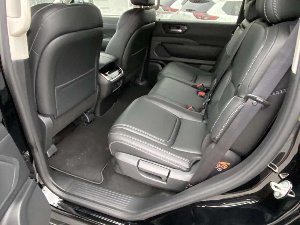 New 2026 Nissan Armada SV RWD image 8