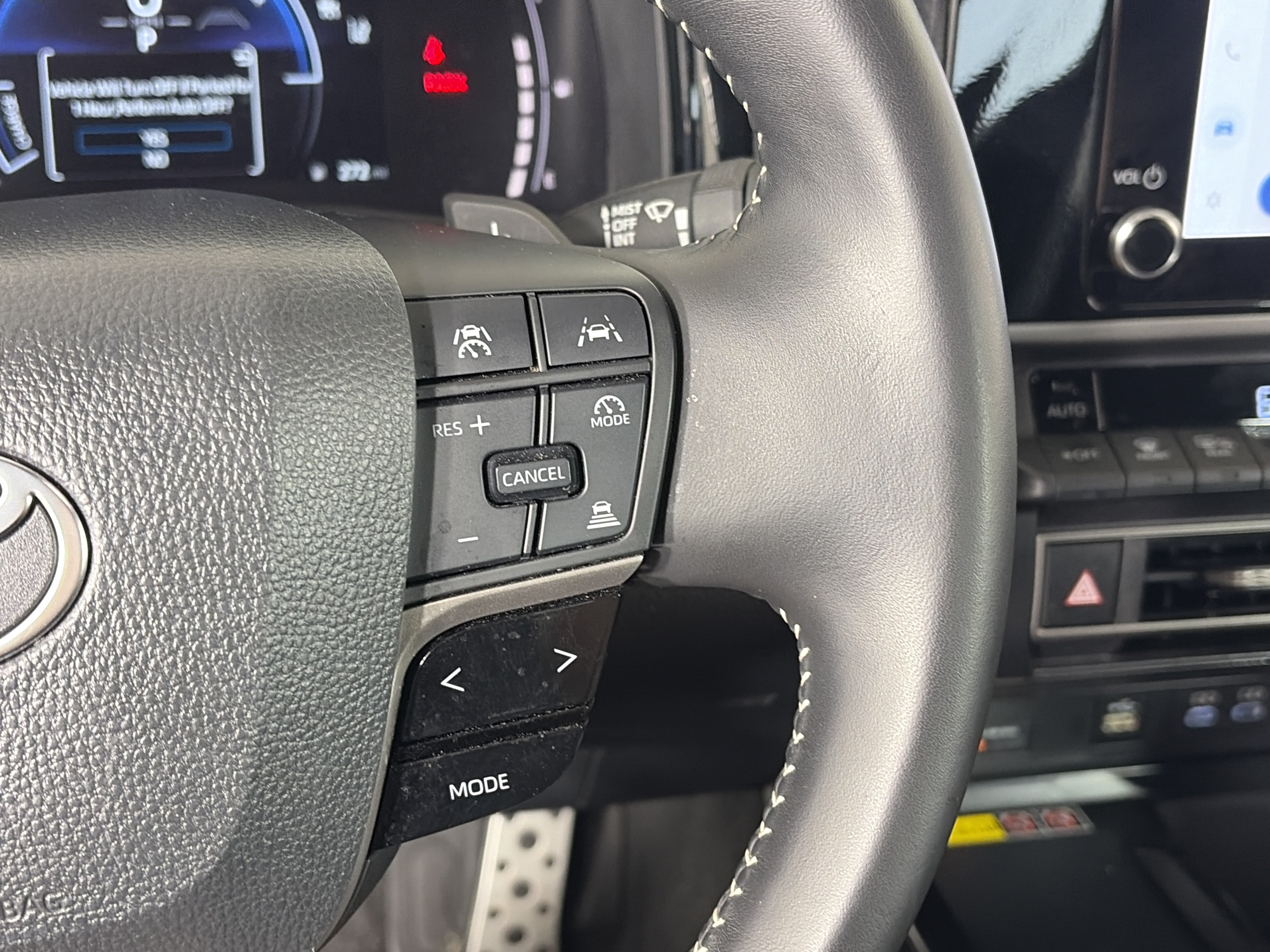 Used 2025 Toyota Camry SE FWD image 29
