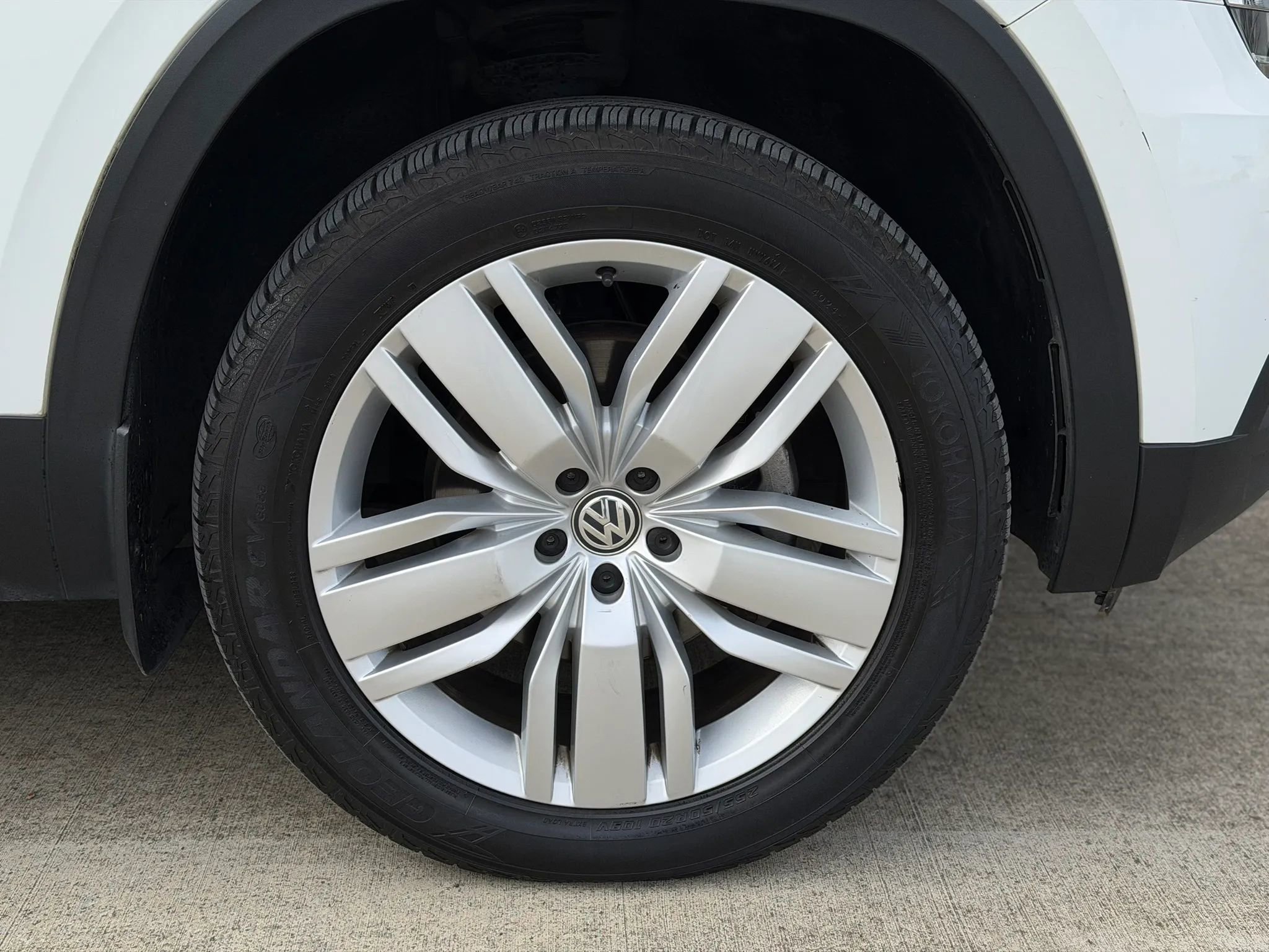 Used 2019 Volkswagen Atlas SE w/ Panoramic Sunroof Package image 37