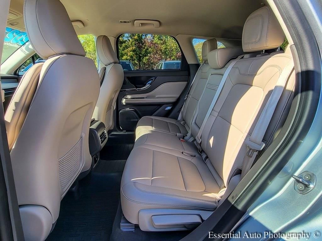 Used 2023 Lincoln Corsair AWD w/ Towing Package image 10