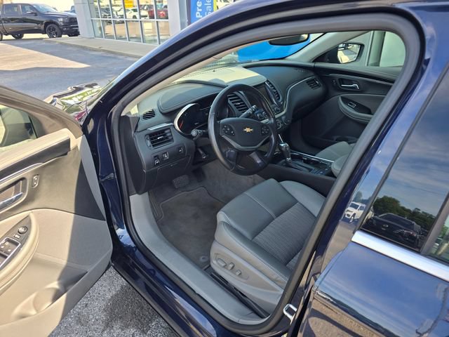 Used 2018 Chevrolet Impala LT w/ LT Convenience Package FWD image 10