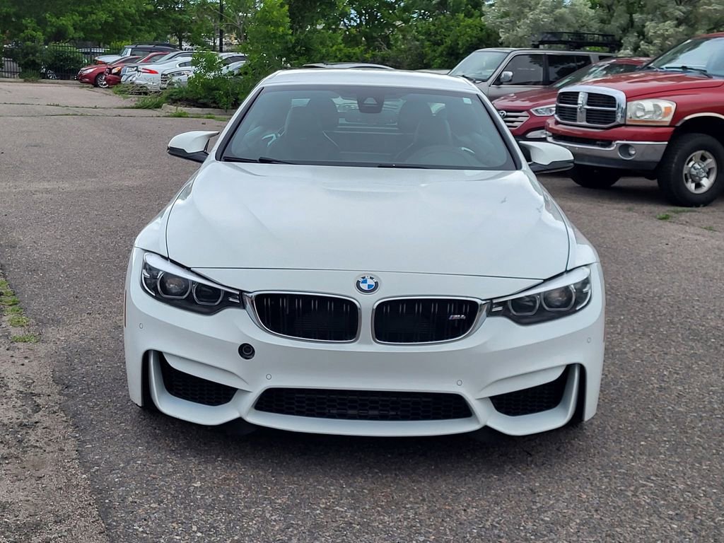 Used 2020 BMW M4 Convertible image 3