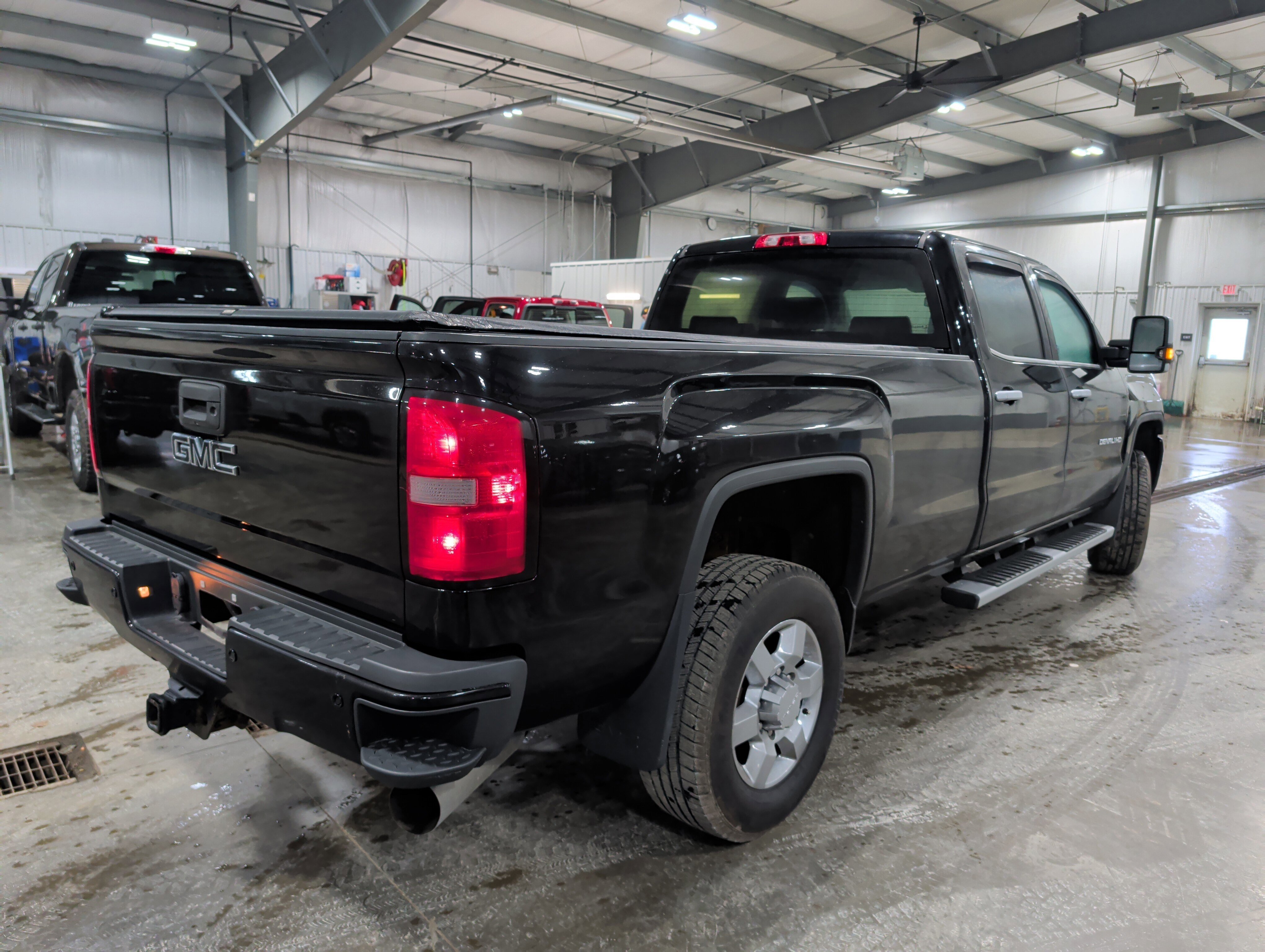 Used 2016 GMC Sierra 3500 Denali w/ Driver Alert Package AWD/4WD image 3