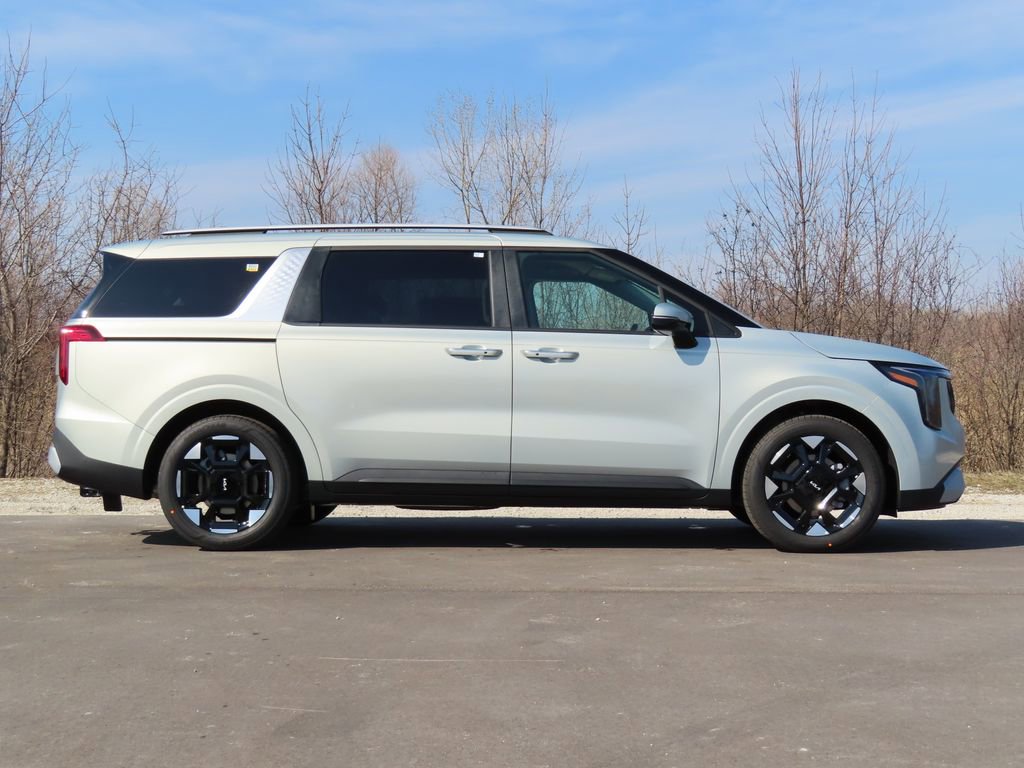New 2026 Kia Carnival EX FWD image 2