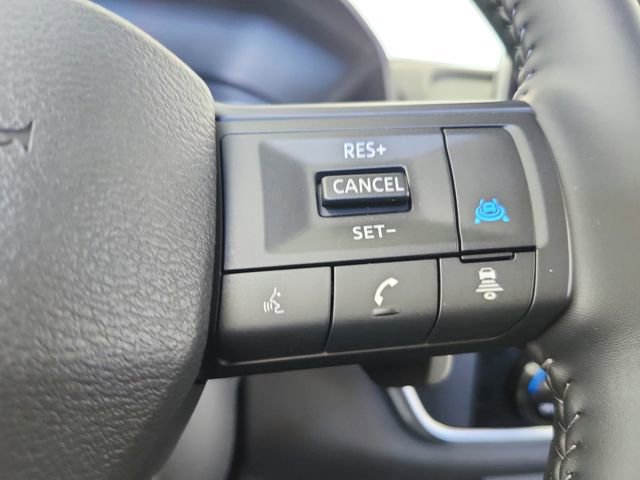 Used 2025 Nissan Rogue SV image 24