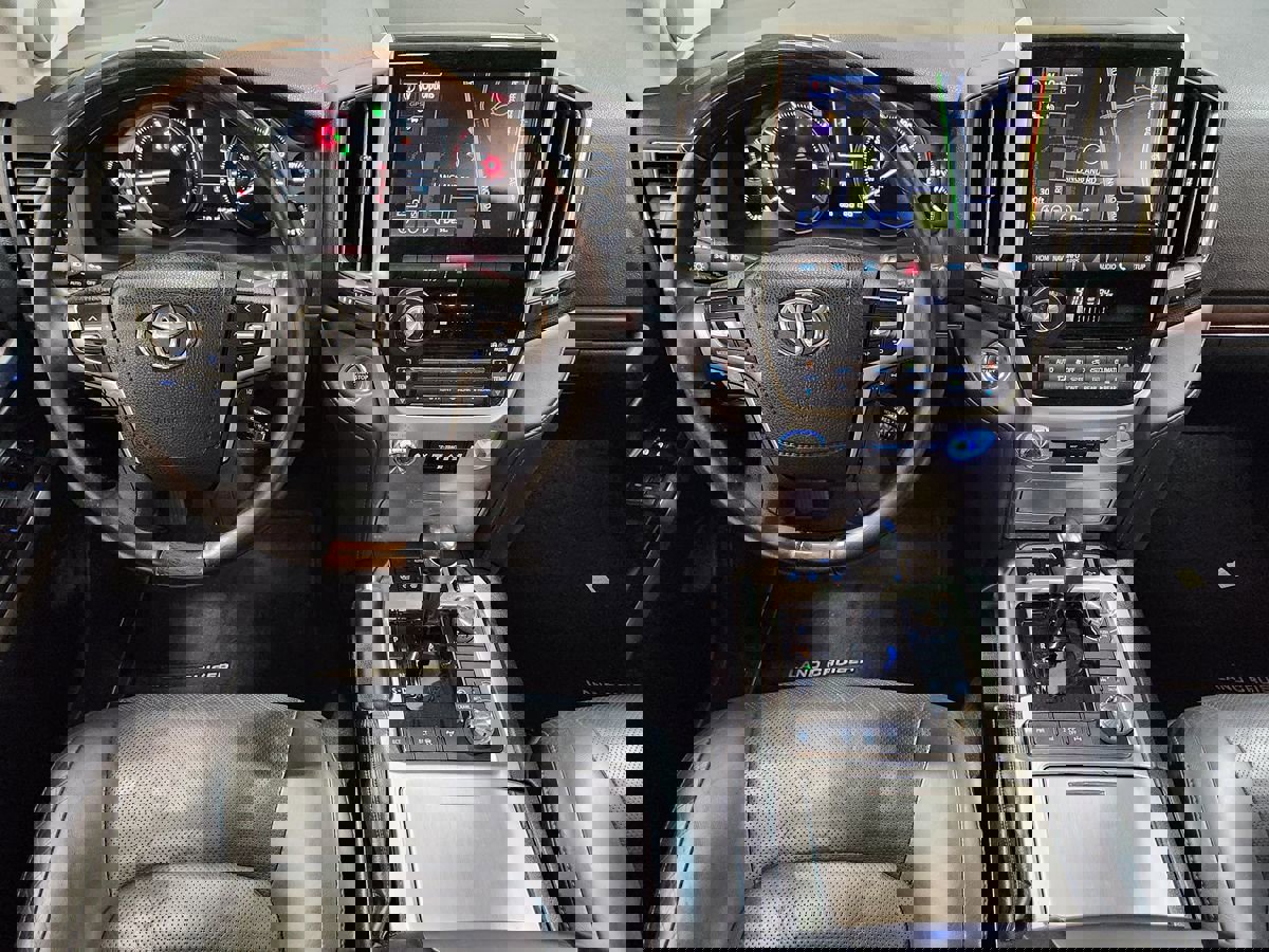 Used 2019 Toyota Land Cruiser image 47