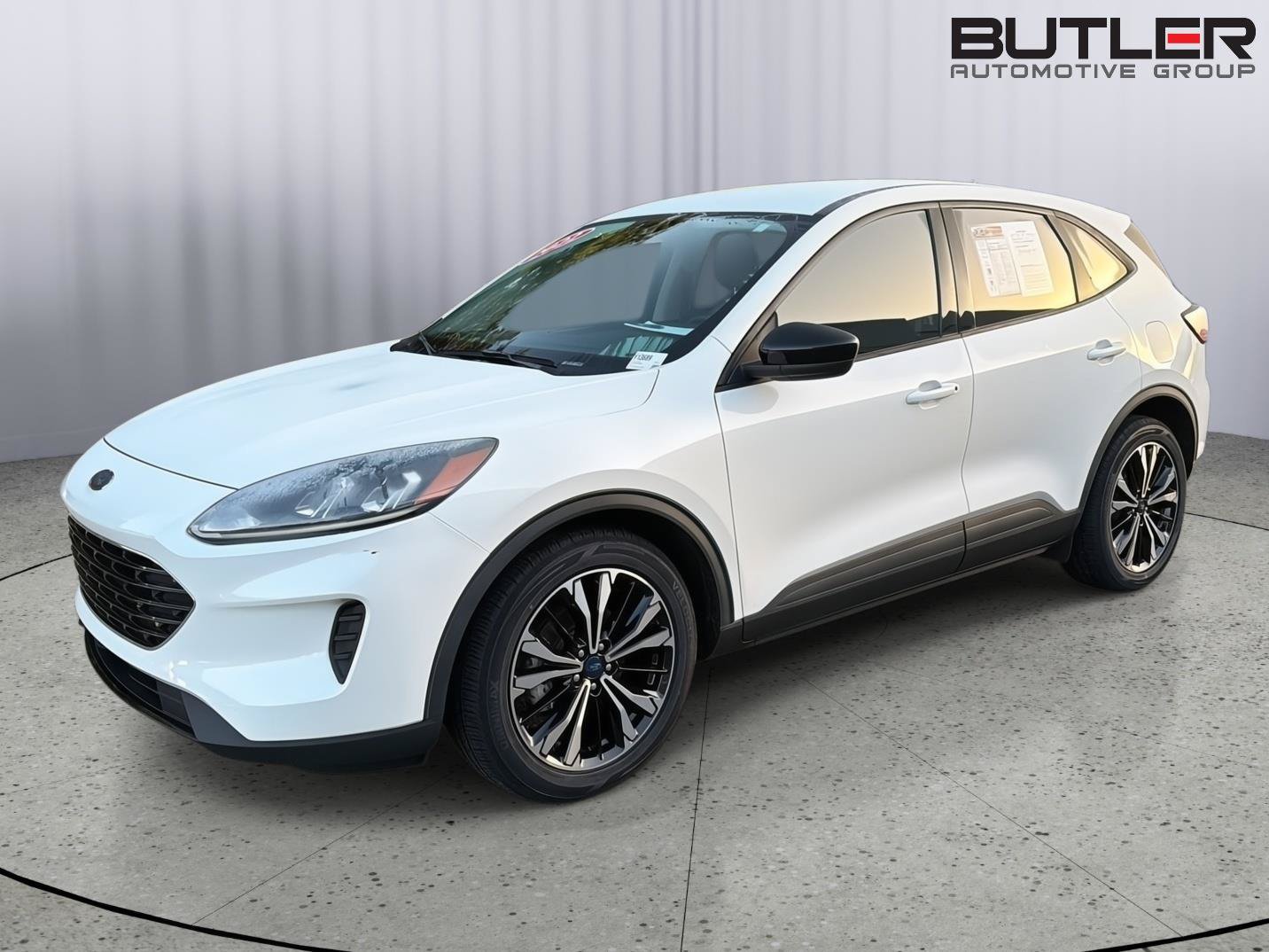 Used 2022 Ford Escape SE w/ SE Sport Appearance Package